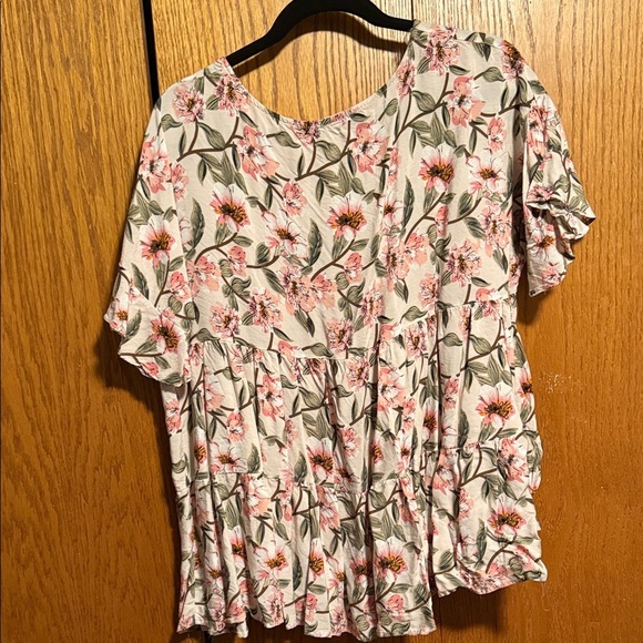 C. Luce Pink and Green Floral Blouse - Picture 3 of 3